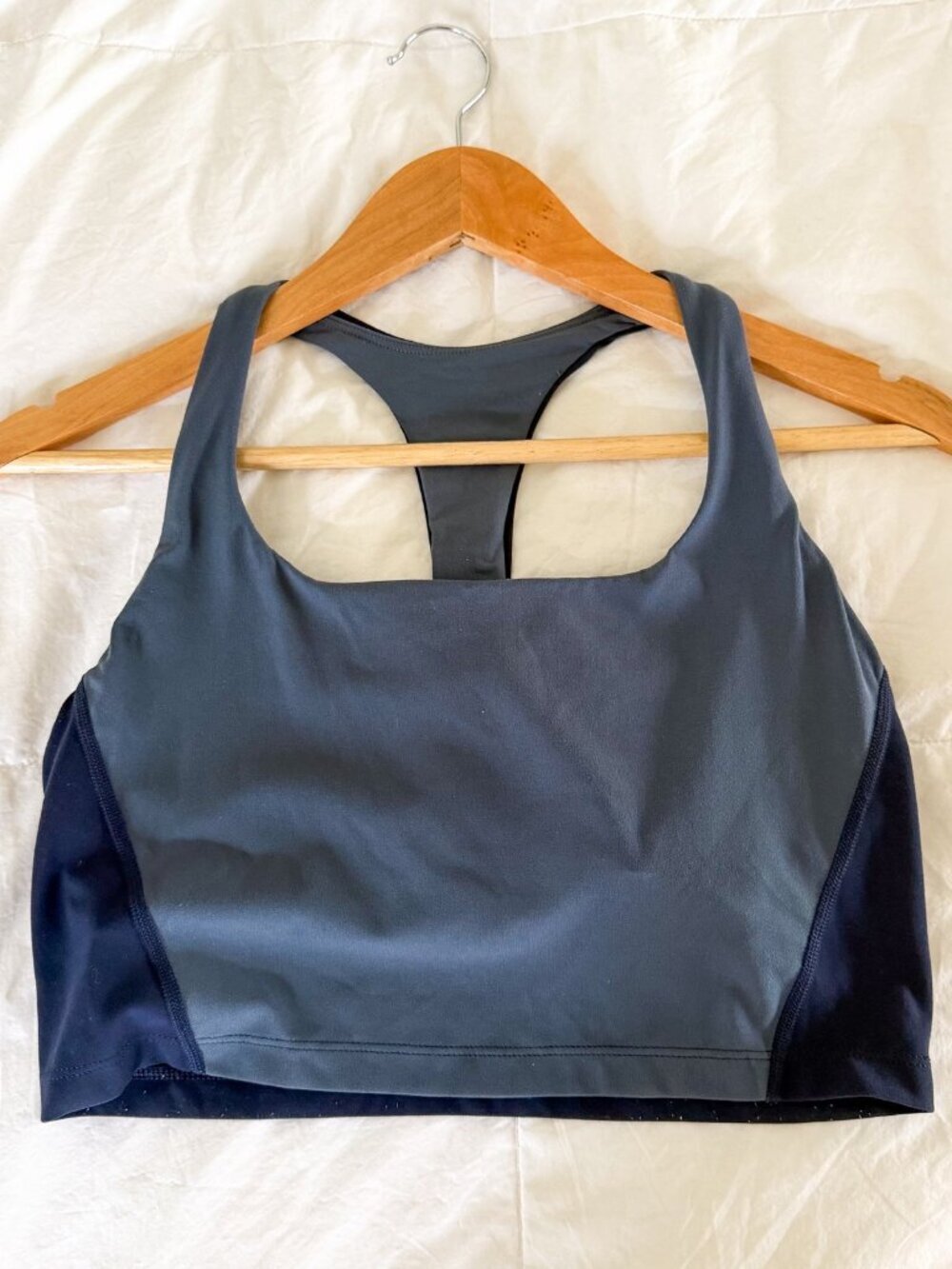 Athleta Blue Navy Sports Bra Racerback Workout Athletic Gym Size Medium